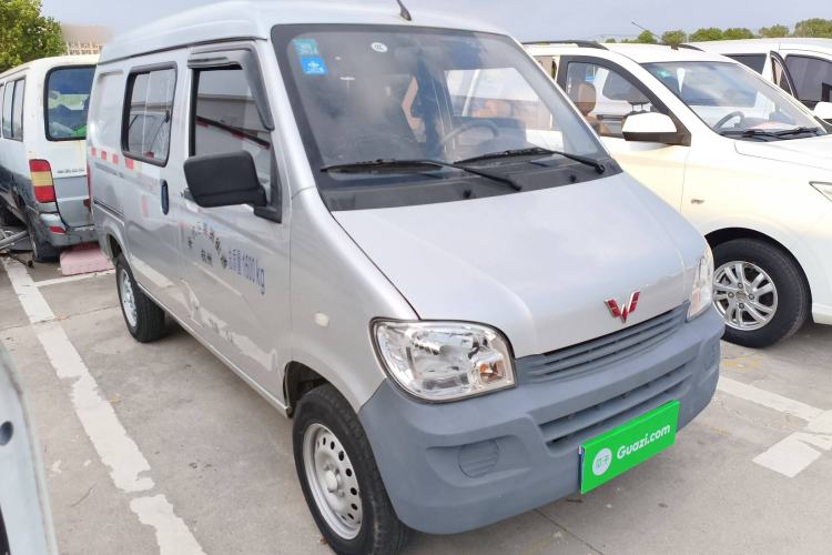 Used Wuling Zhiguang 2020 1.2L Van Utility Model China VI Emission Standard 5-Seater LSI