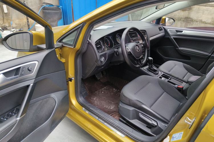 Used Volkswagen Golf 2018 230TSI Automatic Comfort Model
