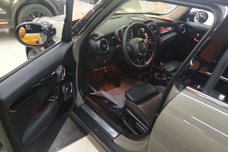 Used  MINI 2019 1.5T COOPER Artist Five-Door Edition

