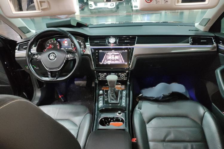 Used Volkswagen Phideon 2019 380TSI Two-Wheel Drive Business Edition China VI Standard
