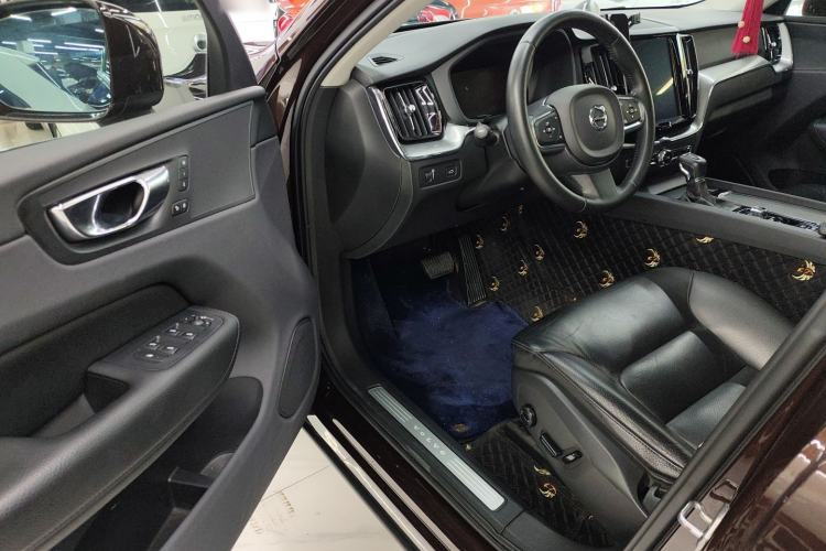 Used Volvo XC60 2019 T5 4x4 Zhiyuan Edition China VI Standard
