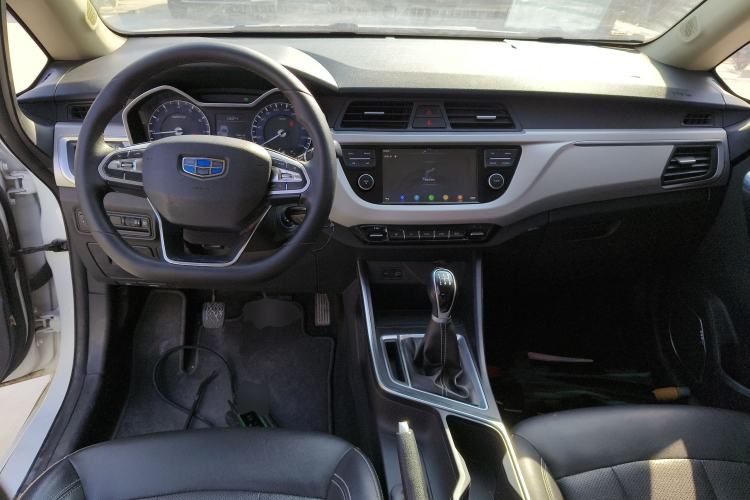 Used Geely Auto Vision X3 2019 Upgraded Model 1.5L Manual Luxury Version
