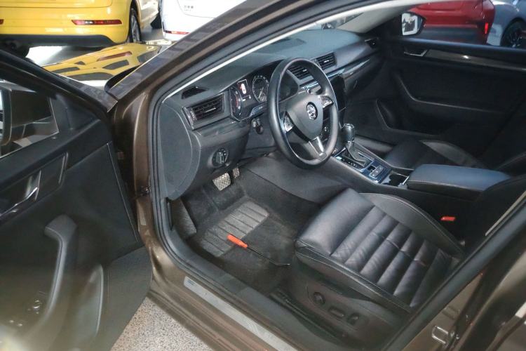 Used Skoda Superb 2016 TSI330 DSG Smart Drive Edition
