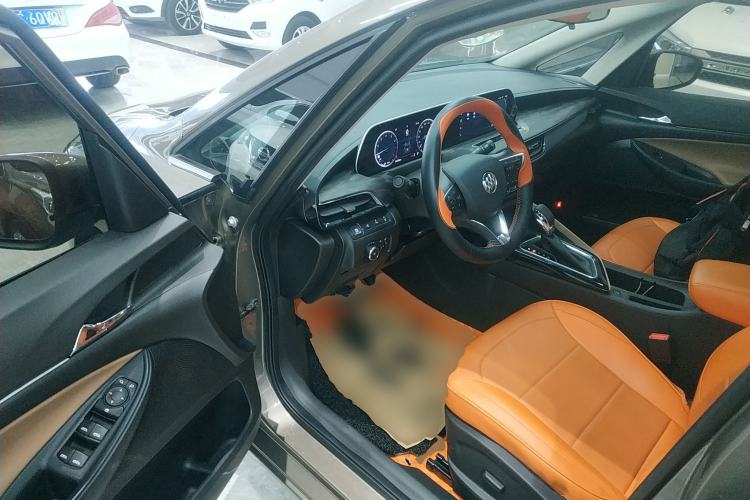 Used Buick GL6 2021 323T Mild Hybrid Connect Prestige Model
