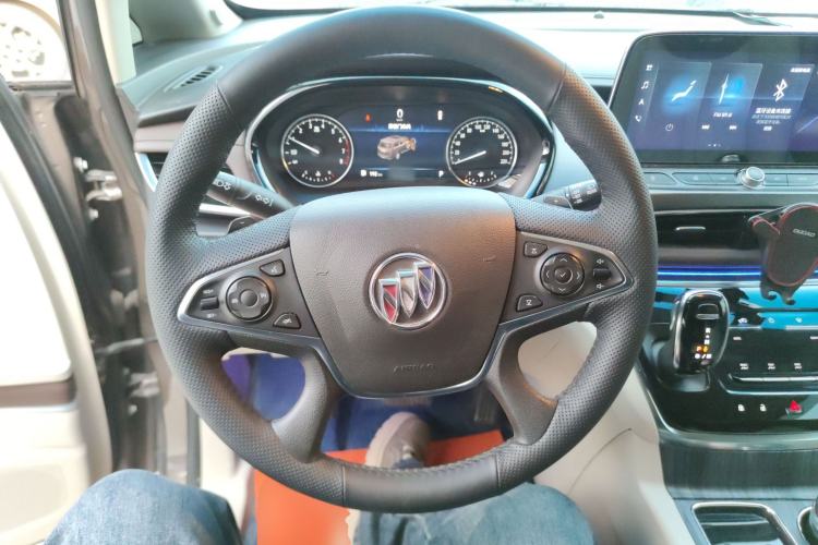 Used Buick GL8 2022 Land Business Class 652T Luxury Model
