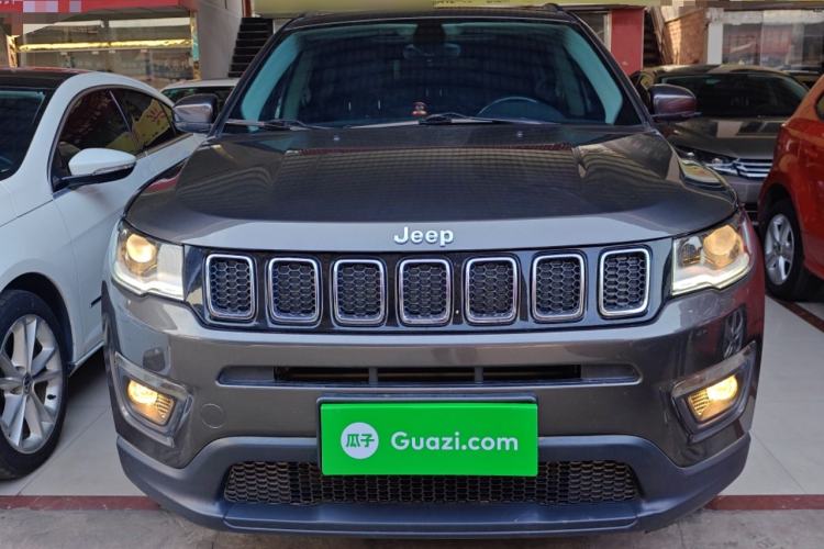 Used  Compass 2017 200T Automatic Family Edition
