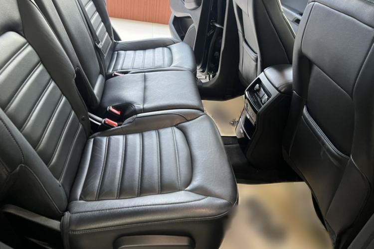 Used Ford Edge 2018 EcoBoost 245 Two-Wheel-Drive Platinum Edition 7-Seater China V Emission Standard