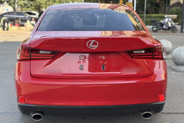 Used Lexus IS 2015 200t F SPORT
