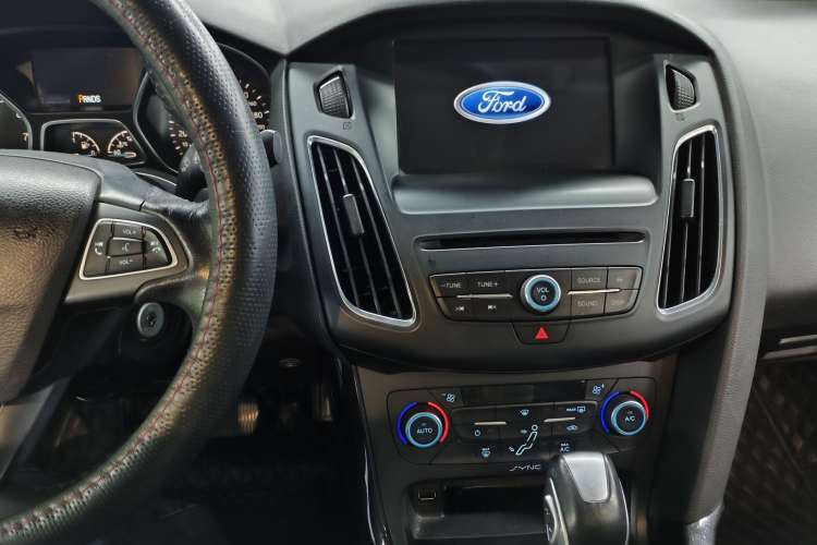 Used Ford Focus 2018 Sedan Classic EcoBoost 180 Automatic Elite Model
