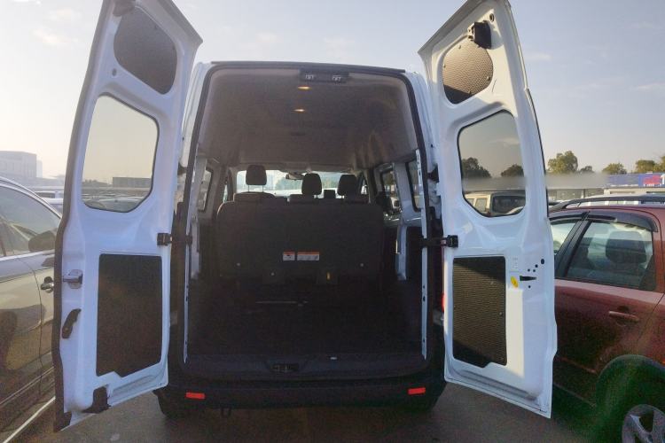 Used Ford Transit 2019 2.0T Diesel Multi-Purpose Commercial Vehicle Short Wheelbase Mid-Roof Design 6-Seater China VI Standard