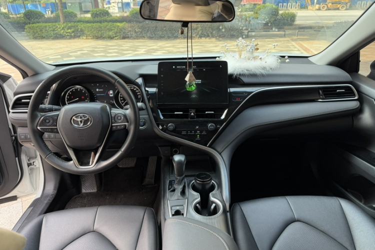 Used Toyota Camry 2021 2.0G Luxury Edition
