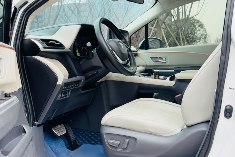 Used Toyota Sienna 2021 2.5L Hybrid Comfort Edition
