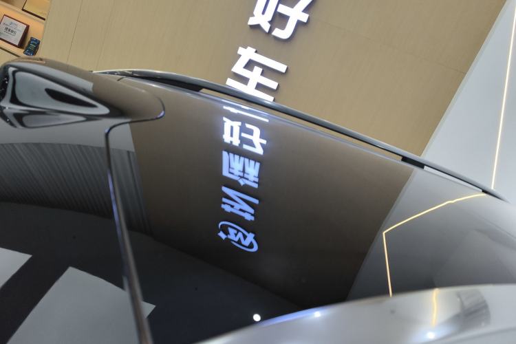 Used Hima AITO M9 2024 Range-Extended Ultra Version 52 kWh 5-Seater Model
