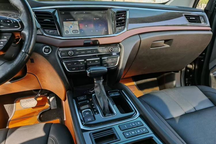 Used GAC Trumpchi GS8 2017 320T Two-Wheel Drive Luxury Smart Connectivity Version (7 Seats)