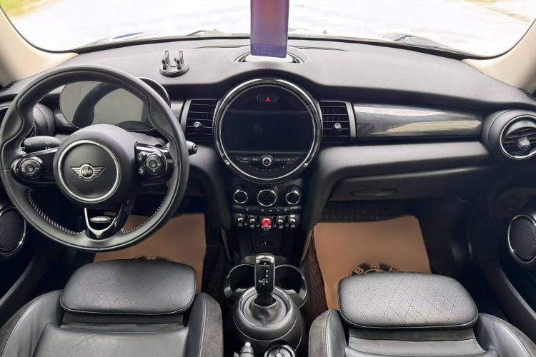 Used  MINI 2019 1.5T COOPER Classic Edition
