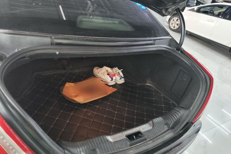 Used Jaguar XJ 2014 XJL 2.0T Two-Wheel-Drive Elegant Business Edition
