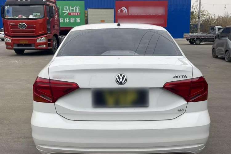 Used Volkswagen Jetta 2017 1.5L Manual Fashion Edition
