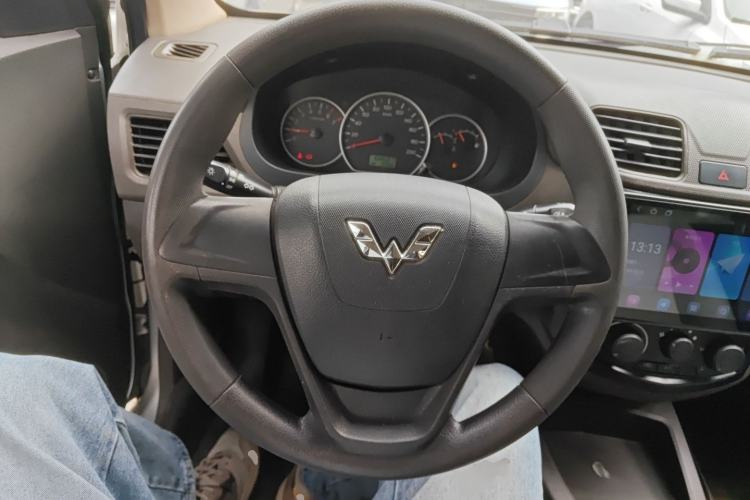 Used Wuling Hongguang 2015 1.5L S Basic Version China V Standard
