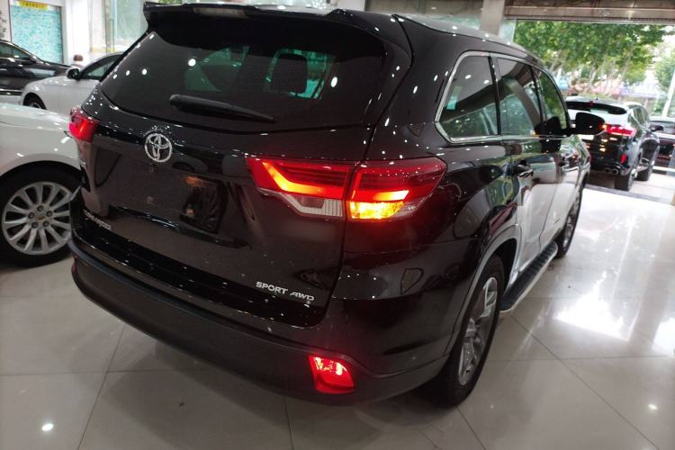 Used Toyota Highlander 2018 2.0T Four-Wheel Drive Luxury Version 7 Seats China VI Standard
