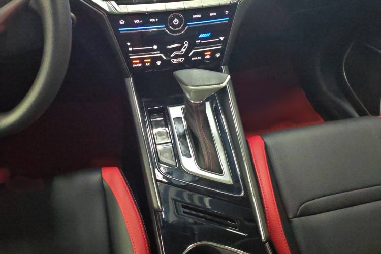 Used Venucia T60 2020 1.6L CVT Smart Drive Version China VI Standard
