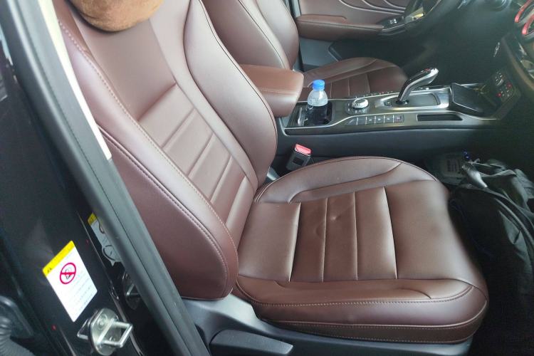 Used Wey VV5 2019 1.5T Two-Wheel Drive Color Pioneer
