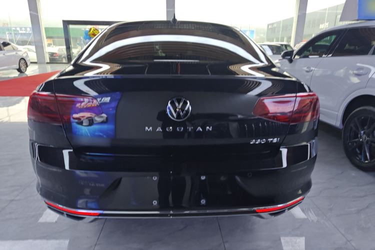 Used Volkswagen Magotan 2024 2 Million Units Zhongxiang Version 330TSI DSG Luxury Edition
