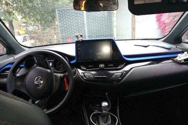 Used Toyota IZOA 2018 2.0L Yichi Version China VI Standard