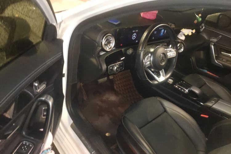 Used Mercedes-Benz A-Class 2022 Revised Version A 200 L Sport Sedan Fashionable Style
