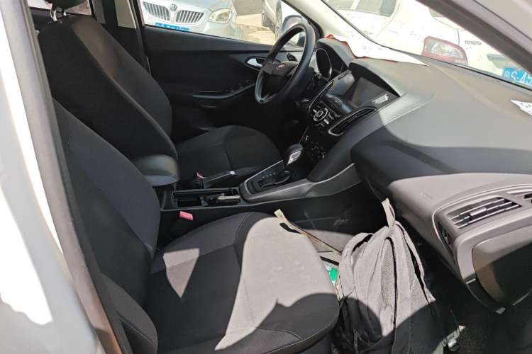 Used Ford Focus 2017 Hatchback 1.6L Automatic Comfort Plus SmartDrive Edition
