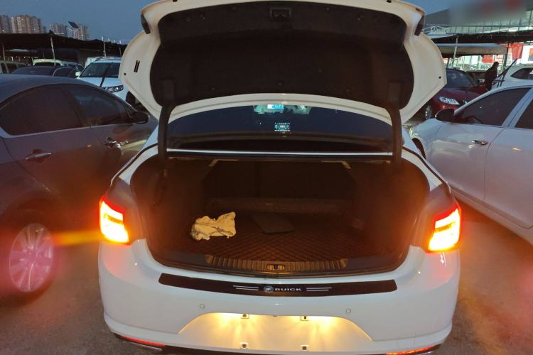 Used Buick Verano 2018 Sedan 20T Dual-Clutch Elite Model
