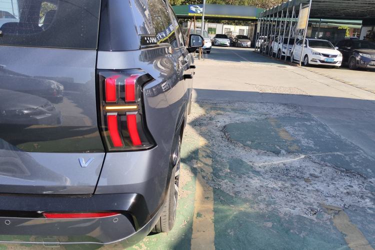 Used AION V 2024 Aion Tyrannosaurus 650 LiDAR Edition