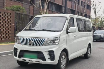 Used Chana Ruixing EM60 2023 All-Electric Coach 4525 mm Long Flat Roof with Rear-Hinged Doors 6 Seats 60 kW 38.7 kWh