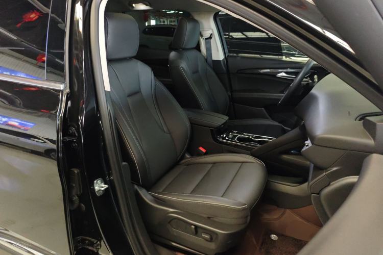 Used Buick Envision 2023 Encore Plus 652T Five-Seat All-Wheel-Drive Luxury Model
