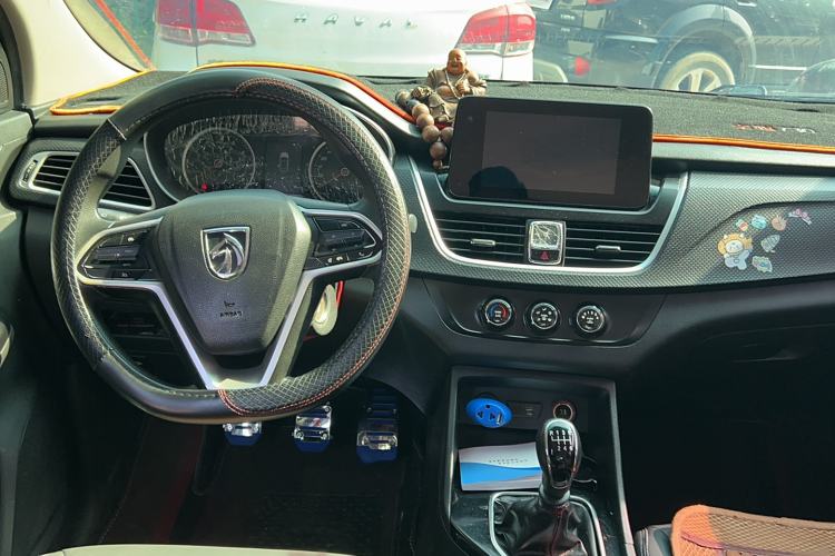 Used Baojun 730 2019 1.5L Manual Fashion Model 7-seater China VI
