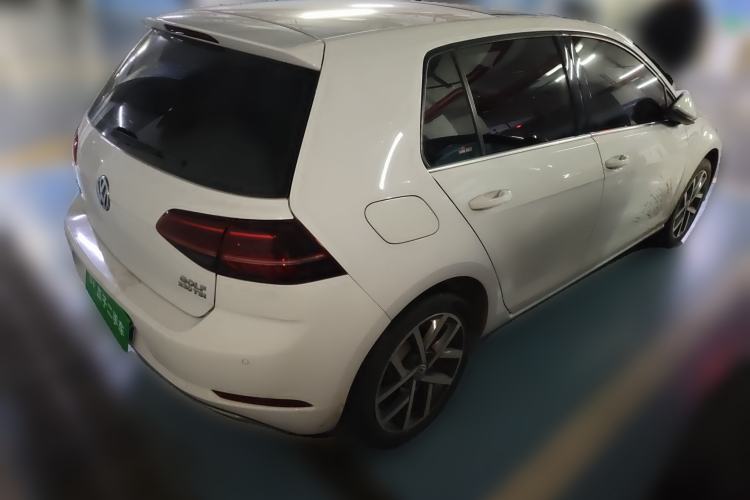 Used Volkswagen Golf 2018 230TSI Automatic Luxury Version
