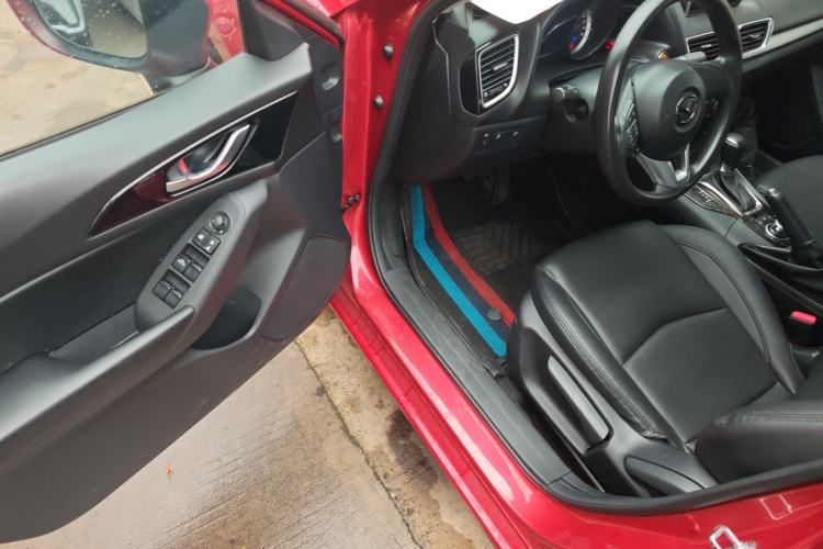 Used Mazda Mazda 3 Axela 2016 Sedan 1.5L Automatic Luxury Model