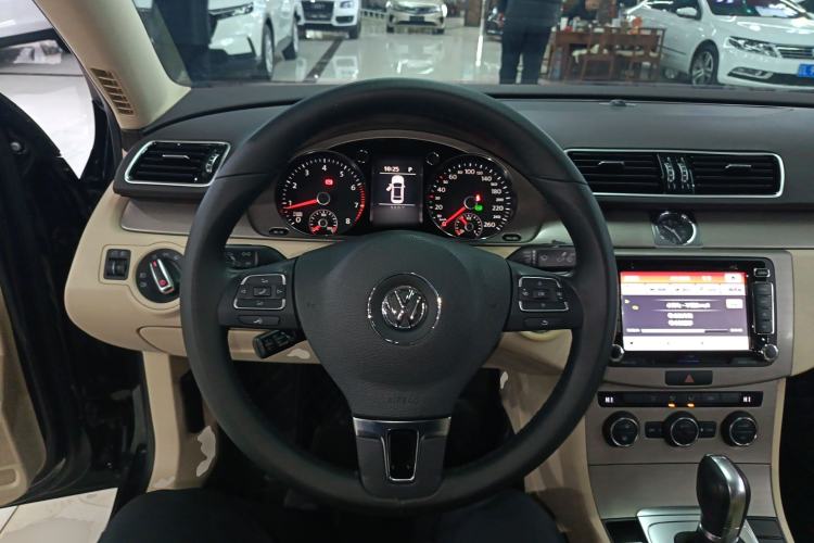 Used Volkswagen Magotan 2015 1.8TSI Advanced Model
