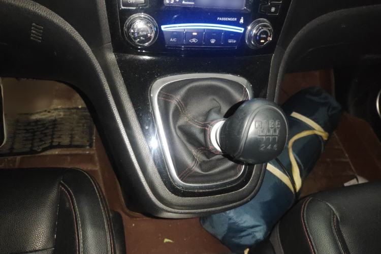 Used Haval H6 2015 Upgraded Model 1.5T Manual Two-Wheel Drive Elite Version