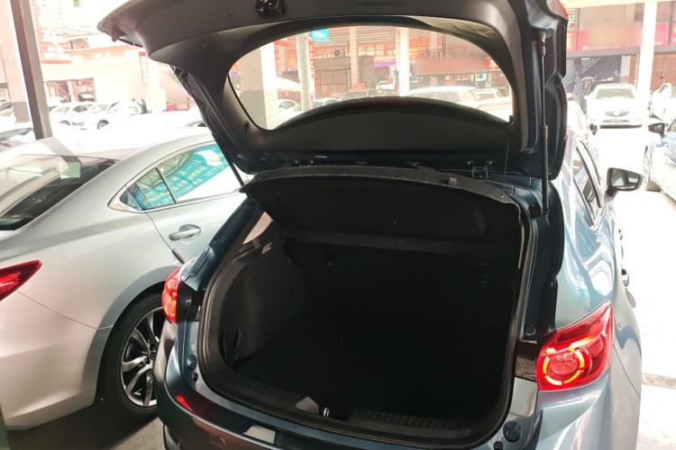 Used Mazda Mazda 3 Axela 2017 Hatchback 2.0L Automatic Sport Model China V Emission Standard
