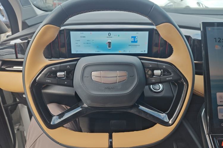 Used Geely Auto FX11 2023 2.0TD DCT Prestige Edition
