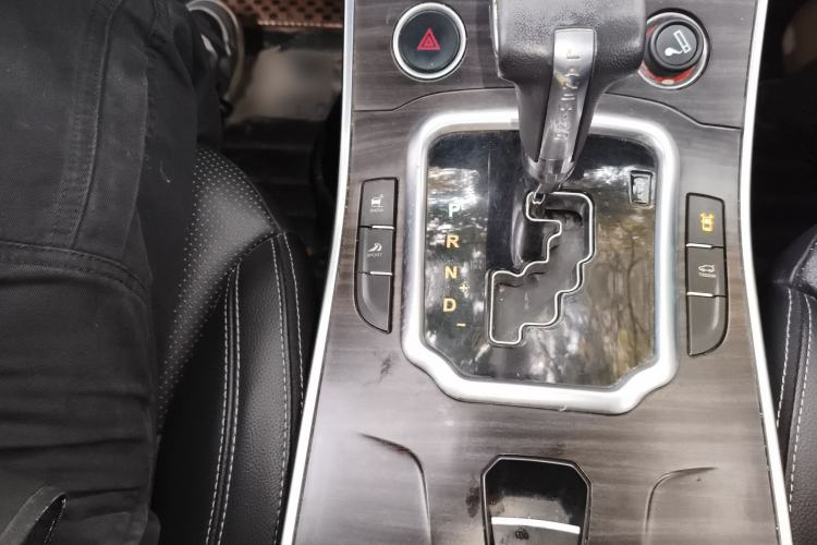 Used Land X7 2015 2.0T Panoramic Prestige Edition
