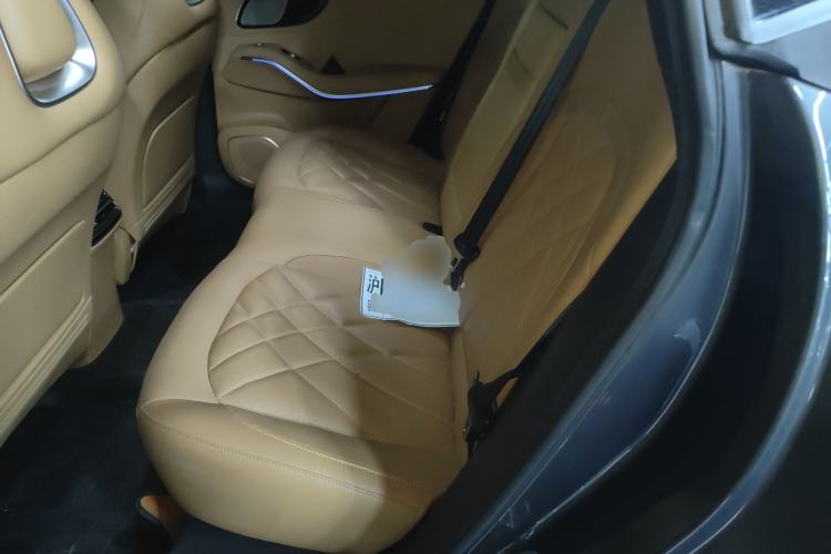 Used  R7 2023 Rear-Drive Screen King Pro Edition
