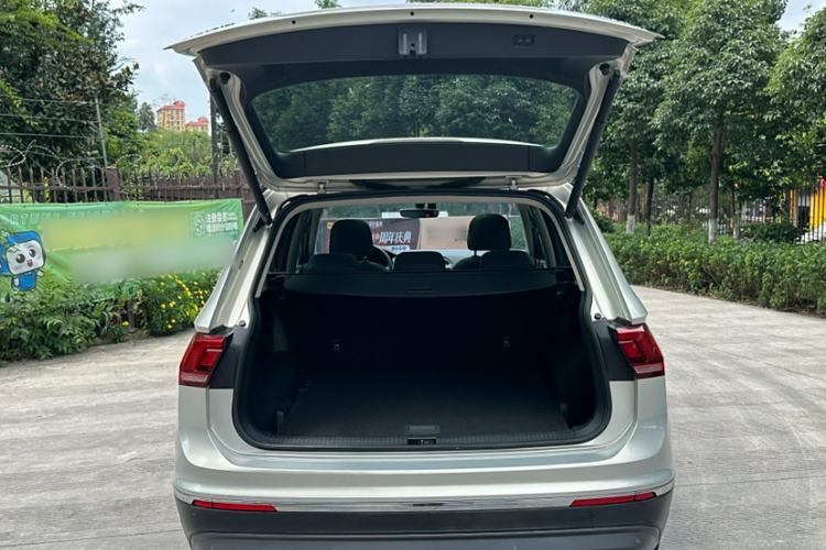 Used Volkswagen Tiguan L 2019 Revised 330TSI Automatic Two-Wheel Drive Smart & Luxury Edition China VI Standard
