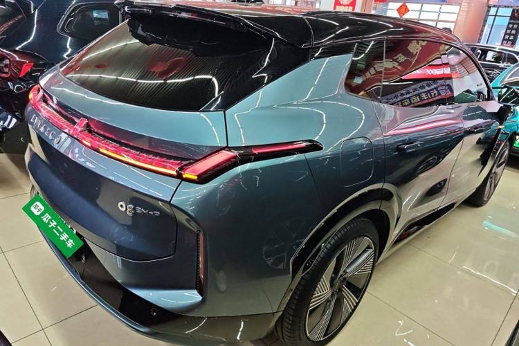 Used Lynk & Co 08 EM-P 2025 220 km All-Wheel-Drive Performance Halo
