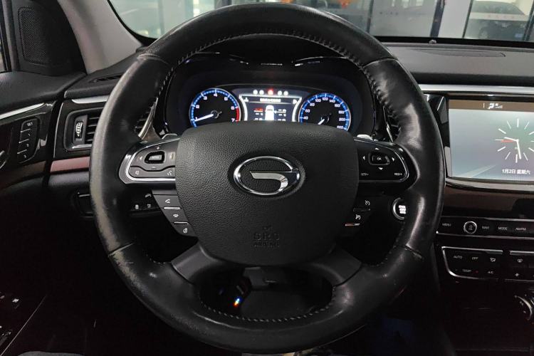 Used GAC Trumpchi GS8 2017 320T Two-Wheel Drive Luxury Smart Connectivity Version (7 Seats)
