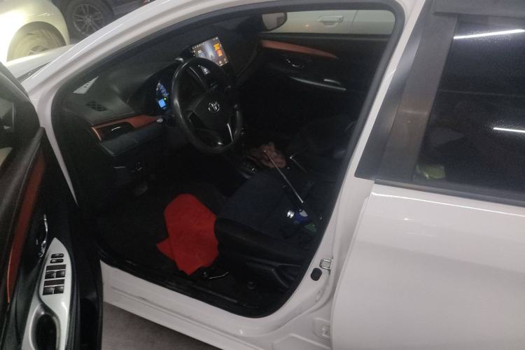 Used Toyota YARiS L 2015 1.5E Automatic Charm Edition
