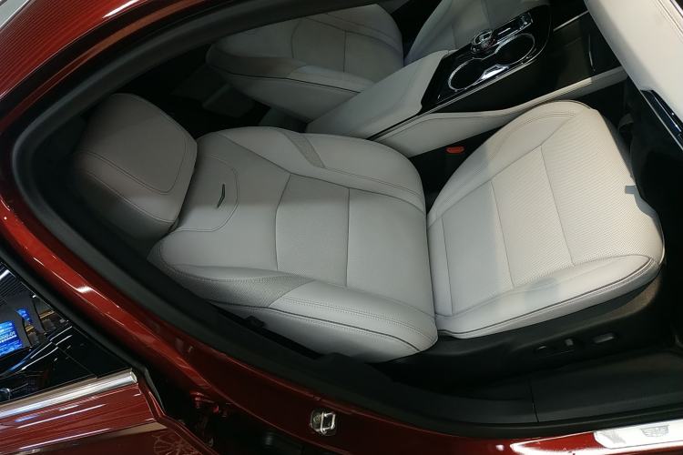 Used Cadillac GT4 2023 25T Luxury Model
