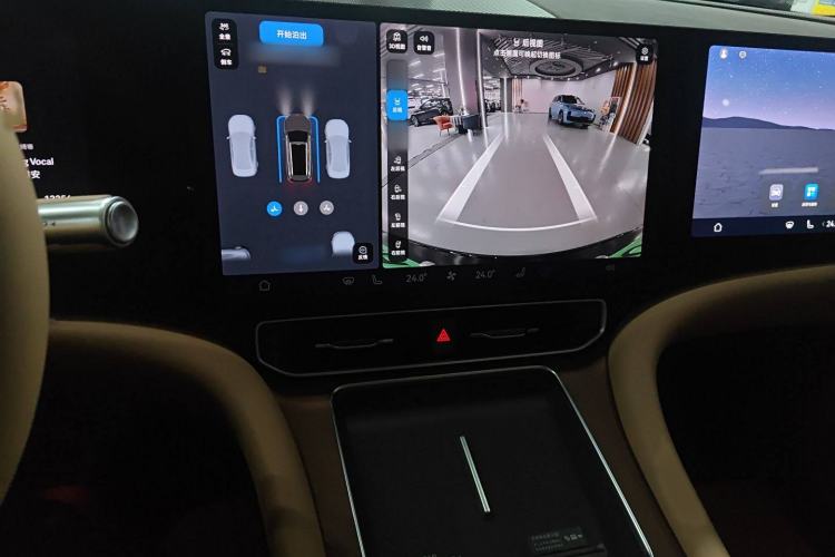 Used Hima AITO M9 2025 Extended-Range Ultra Version 52 kWh 6-Seater
