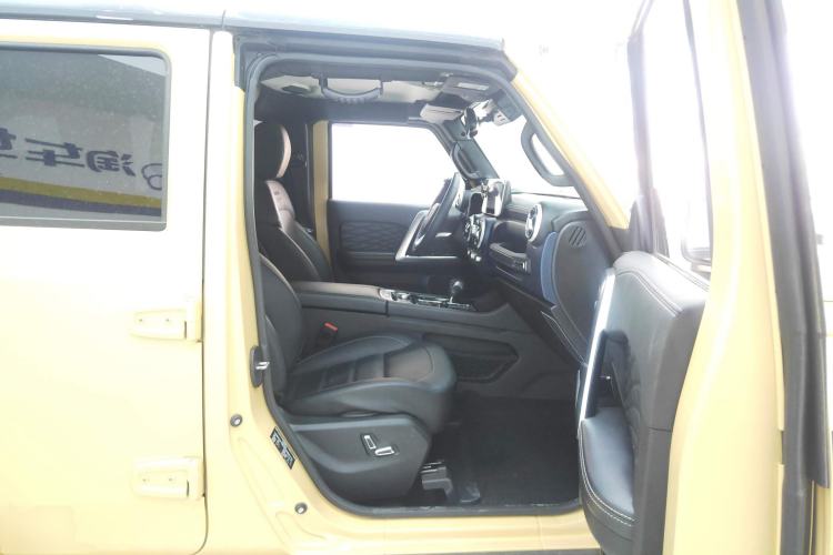 Used Beijing Auto BJ40 2019 2.3T Automatic Four-Wheel Drive Ring the Tower Champion Edition China VI
