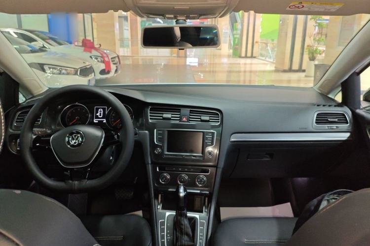 Used Volkswagen Golf 2017 230TSI Automatic Comfort Edition – Celebrating Milestone of One Million Units